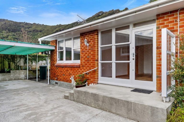 Photo of property in 417 Muritai Road, Eastbourne, Lower Hutt, 5013
