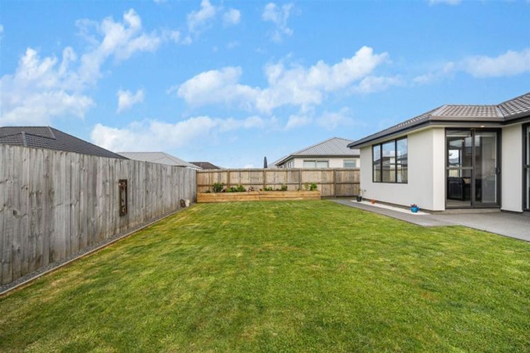 Photo of property in 10 Kingsbridge West, Burwood, Christchurch, 8083