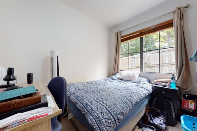 Photo of property in 898a East Coast Road, Northcross, Auckland, 0630