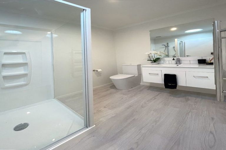 Photo of property in 22 Ranfurly Road, Papatoetoe, Auckland, 2104