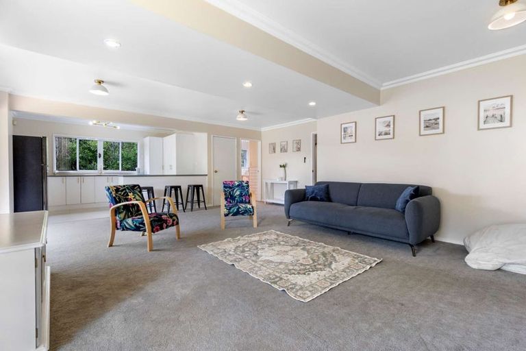 Photo of property in 3 Laingrange Place, Laingholm, Auckland, 0604