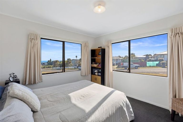 Photo of property in 18 Whenuariri Place, Maketu, Te Puke, 3189