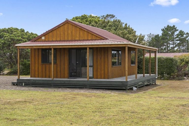 Photo of property in 986 Tinopai Road, Tinopai, Matakohe, 0593