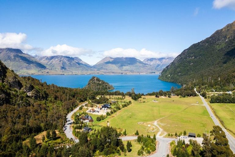 Photo of property in 19 Peregrine Falcon Road, Mount Creighton, Queenstown, 9371
