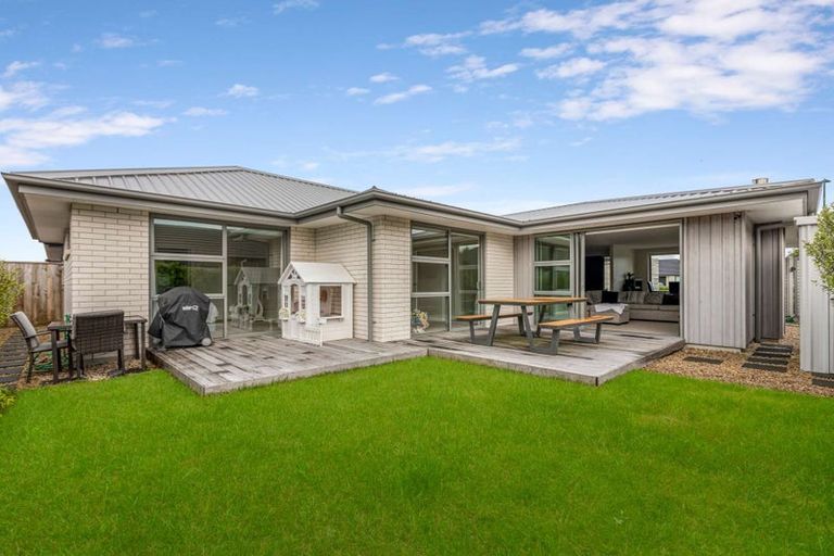 Photo of property in 24 Stevenson Drive, Papamoa, 3118