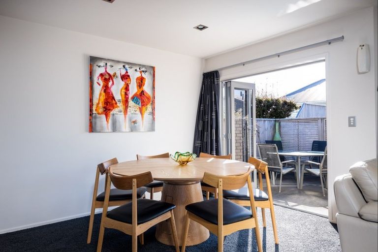 Photo of property in 2/37 Wallace Place, Westown, New Plymouth, 4310