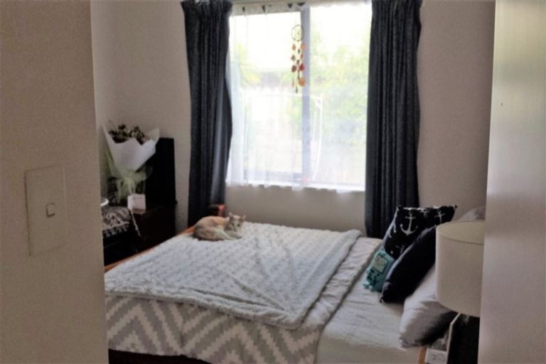 Photo of property in 16 Carisbrook Crescent, Papakura, 2110