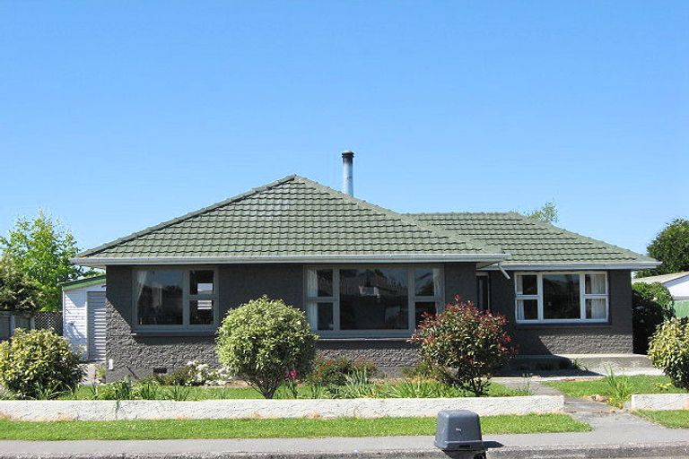Photo of property in 1 Geddis Street, Rangiora, 7400