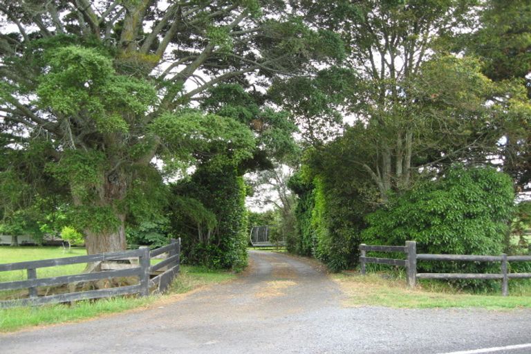 Photo of property in 245 Karaka Nth Road, Karaka, Papakura, 2580