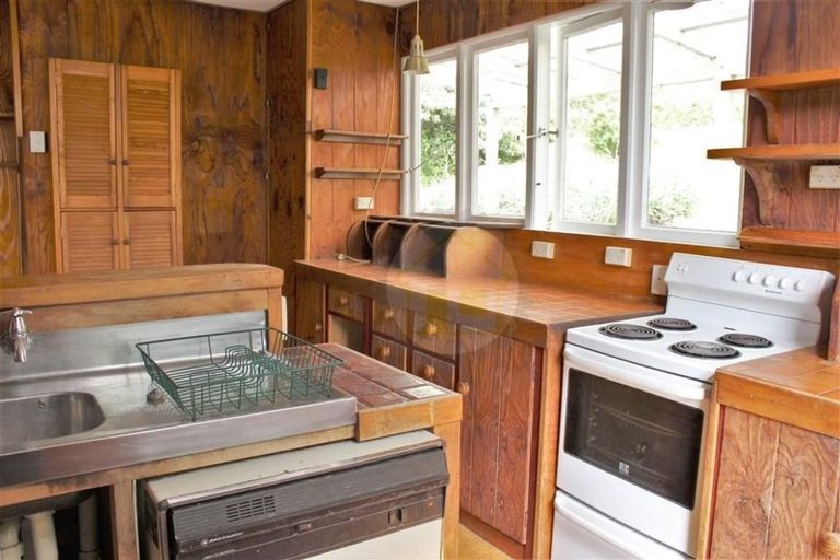 Photo of property in 82 Hazelhurst Pass, Caversham, Dunedin, 9012