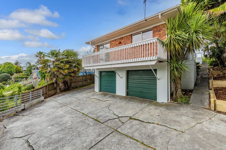Photo of property in 2/581 East Coast Road, Browns Bay, Auckland, 0630