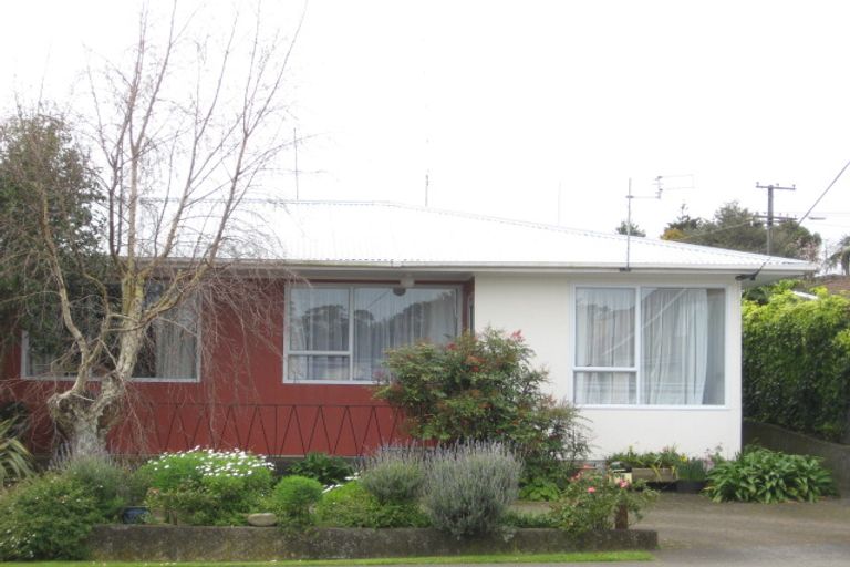 Photo of property in 6 Omata Road, Westown, New Plymouth, 4310