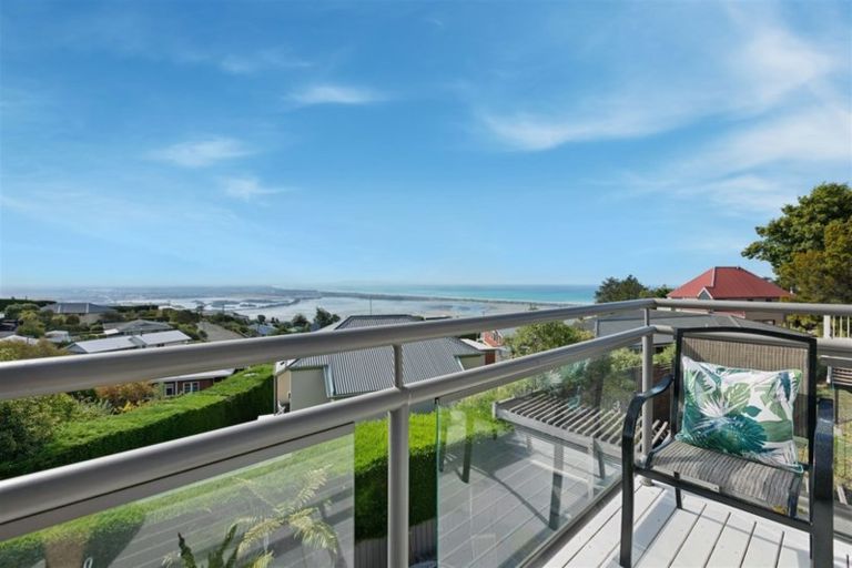Photo of property in 1/5a Madeley Road, Mount Pleasant, Christchurch, 8081
