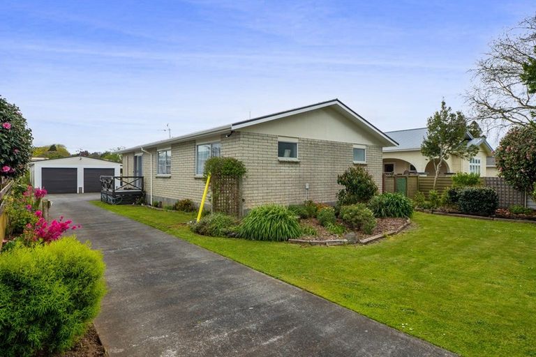 Photo of property in 28 Graham Street, Eltham, 4322