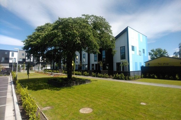 Photo of property in 2/129 Maidstone Road, Ilam, Christchurch, 8041