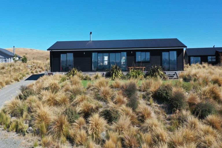 Photo of property in 6 Manning Place, Lake Tekapo, 7999