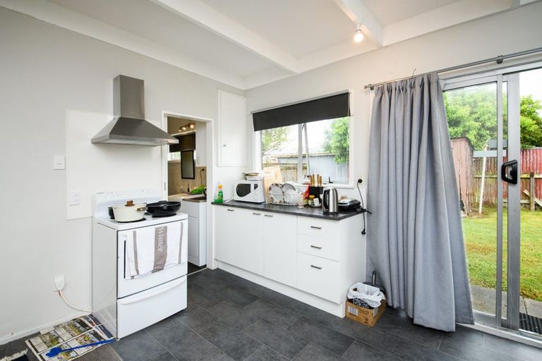 Photo of property in 6a Westhaven Grove, Takaro, Palmerston North, 4412