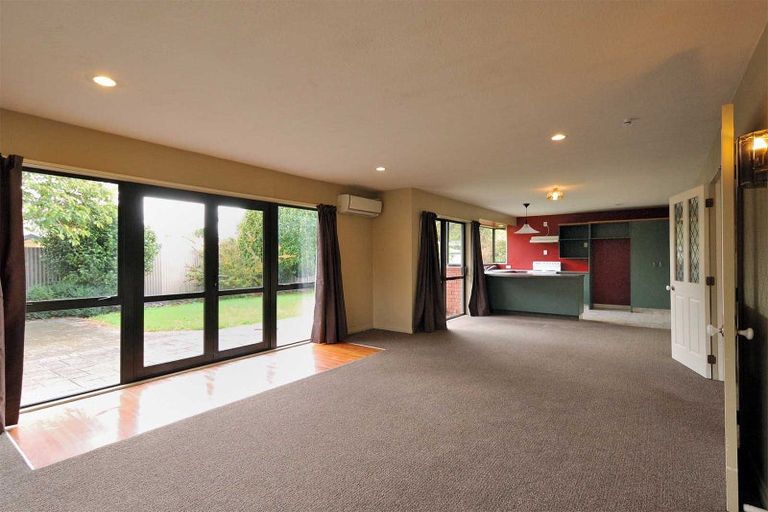 Photo of property in 2/10 Sefton Street, Belfast, Christchurch, 8051