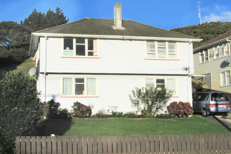 Photo of property in 27 Northumberland Street, Cannons Creek, Porirua, 5024