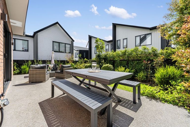 Photo of property in 10d Windlass Street, Long Bay, Auckland, 0630