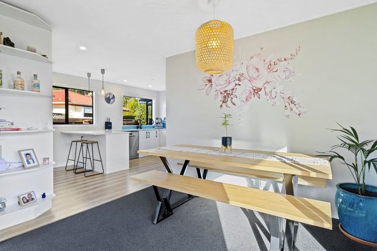 Photo of property in 9 Laredo Grove, Totara Park, Upper Hutt, 5018