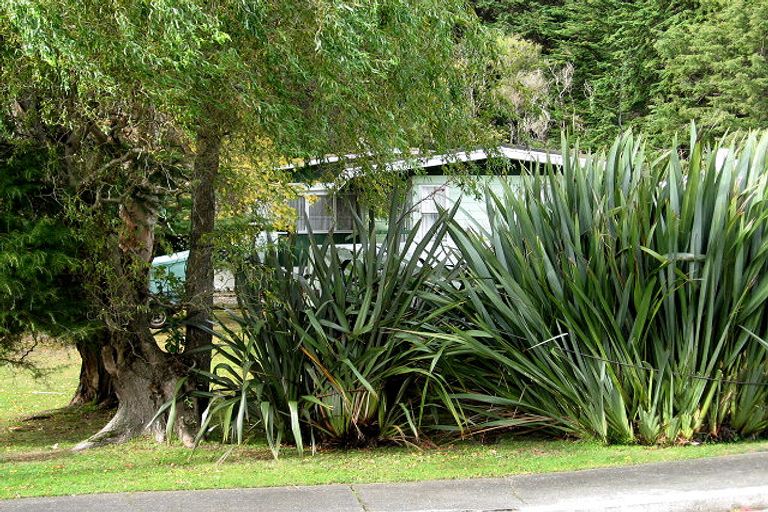 Photo of property in 4 Kereru Grove, Stokes Valley, Lower Hutt, 5019