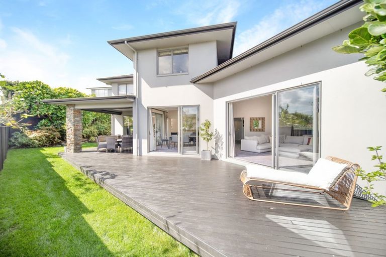 Photo of property in 4 Verley Rise, East Tamaki Heights, Auckland, 2016