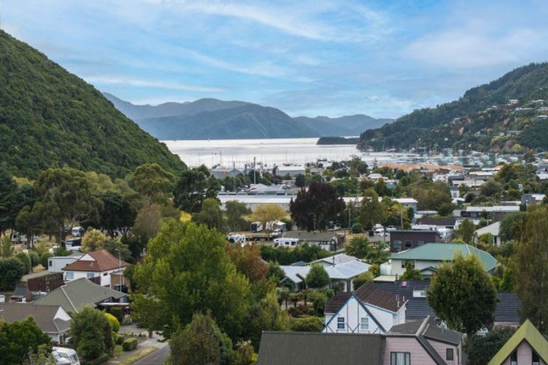 Photo of property in 29a Ranui Street, Waikawa, Picton, 7220