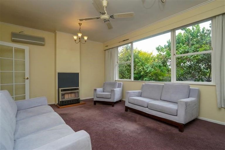 Photo of property in 1/1 Moana Avenue, Bayswater, Auckland, 0622