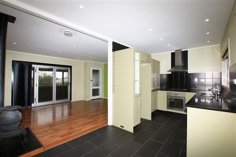 Photo of property in 63 Sheridan Drive, New Lynn, Auckland, 0600