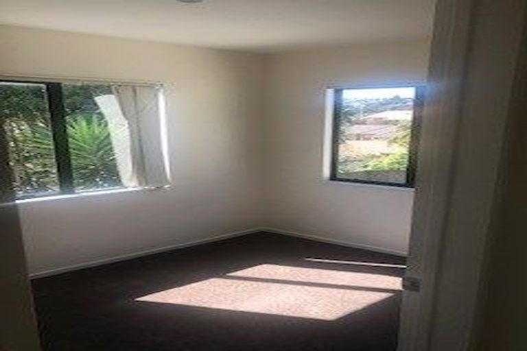 Photo of property in 5/3 Orwell Road, Greenhithe, Auckland, 0632