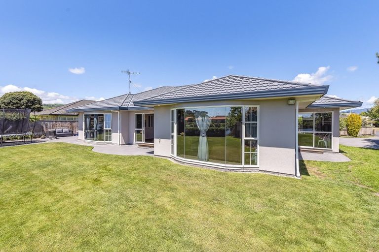 Photo of property in 10 Glen Loch Place, Paraparaumu, 5032