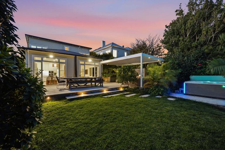 Photo of property in 45 Mozeley Avenue, Devonport, Auckland, 0624