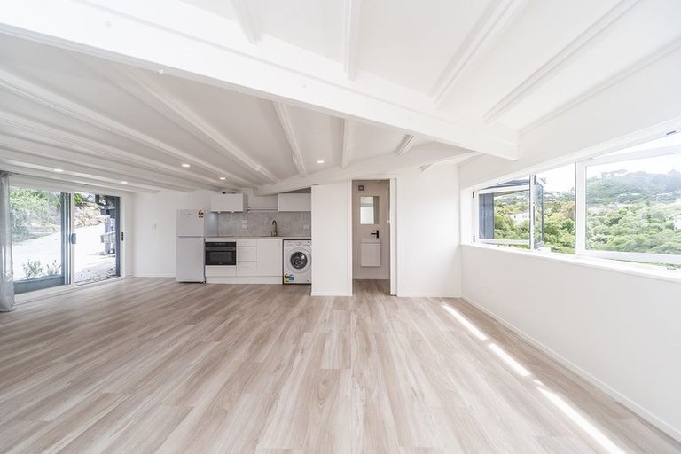 Photo of property in 43 Harbour View Road, Northland, Wellington, 6012