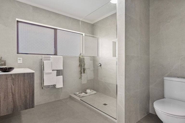 Photo of property in 1/42 Kiwi Esplanade, Mangere Bridge, Auckland, 2022