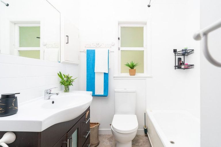 Photo of property in 489 Ohiro Road, Brooklyn, Wellington, 6021