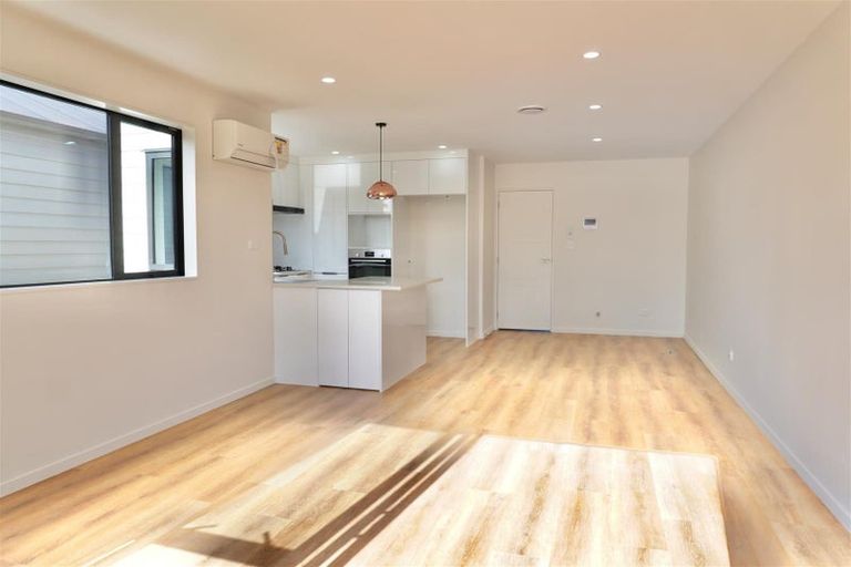 Photo of property in 16 Combat Street, Papakura, 2110