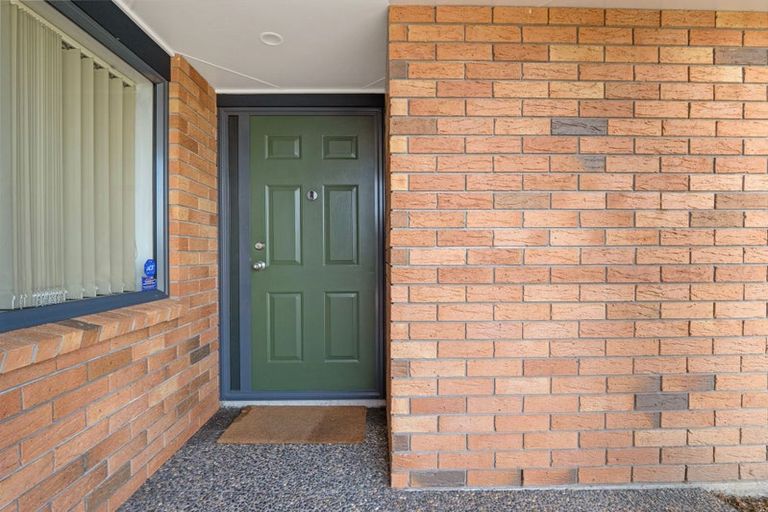 Photo of property in 11 Saralee Drive, Manurewa, Auckland, 2105