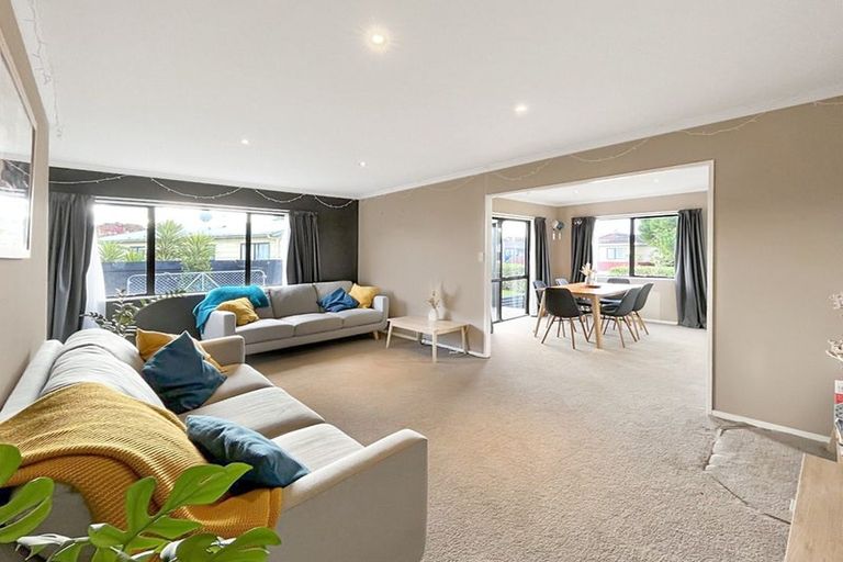 Photo of property in 9 Cargill Grove, Kelvin Grove, Palmerston North, 4414