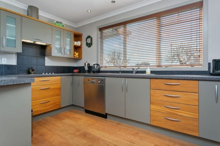 Photo of property in 12 Cooper Crescent, Cambridge, 3434