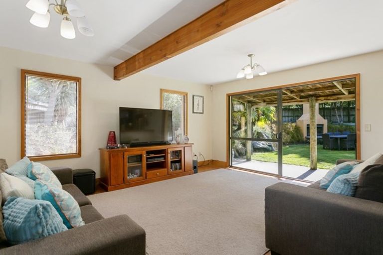 Photo of property in 6 Astelia Way, Waipahihi, Taupo, 3330