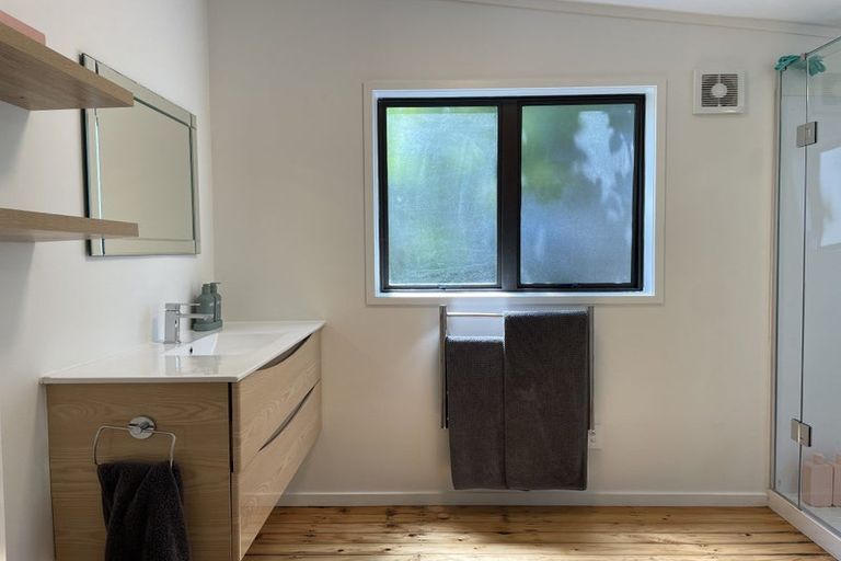 Photo of property in 61 Kauri Road, Stanmore Bay, Whangaparaoa, 0932