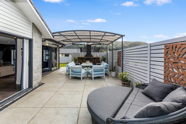 Photo of property in 4 Craigie Way, Wainuiomata, Lower Hutt, 5014