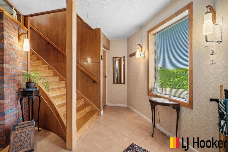 Photo of property in 7 Gibbs Crescent, Red Hill, Papakura, 2110