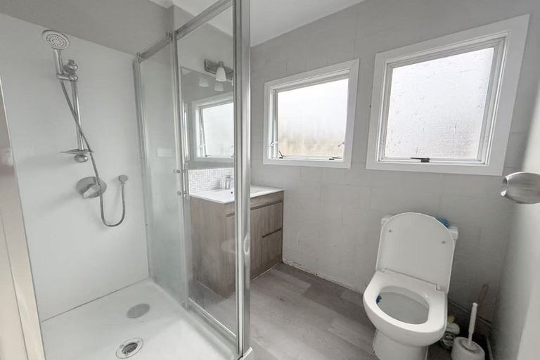 Photo of property in 16 Helena Street, Massey, Auckland, 0614