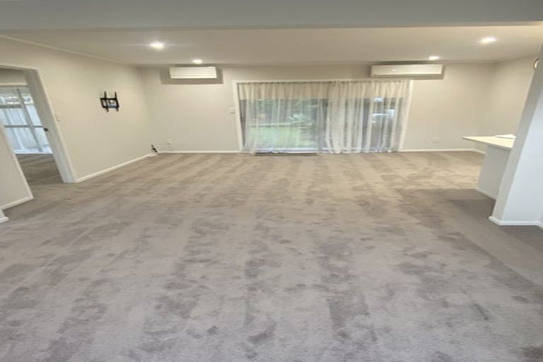 Photo of property in 33 Patons Road, Howick, Auckland, 2014