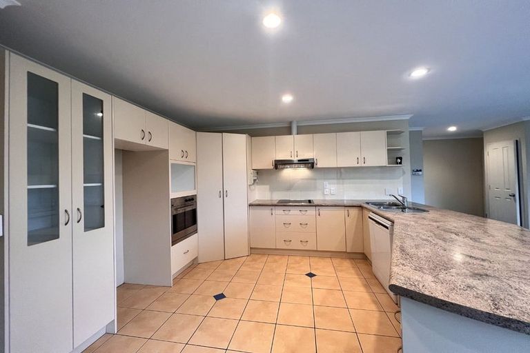 Photo of property in 15 Avonbrook Lane, Pukekohe, 2120