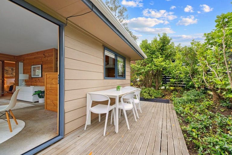 Photo of property in 21a Fraser Road, Narrow Neck, Auckland, 0624
