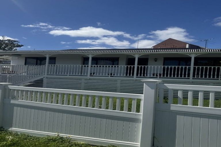 Photo of property in 68 Newington Road, Henderson, Auckland, 0612