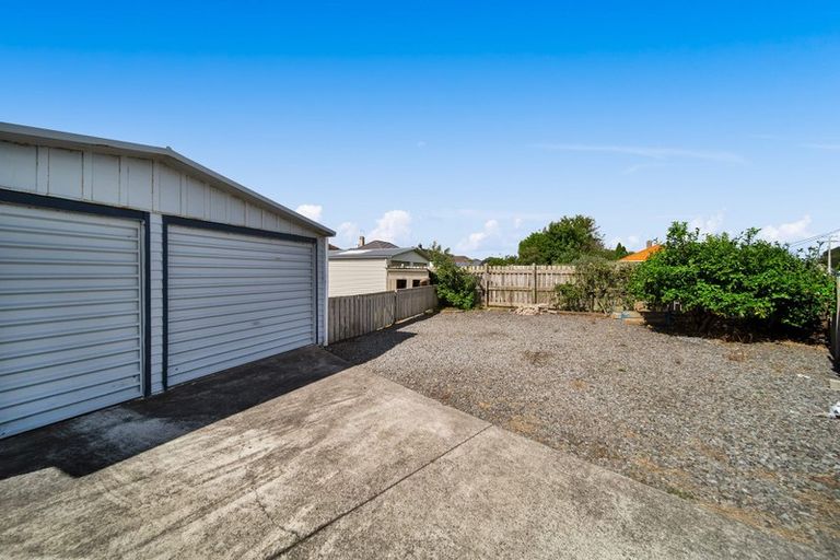 Photo of property in 287 South Road, Hawera, 4610
